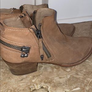 Dolce vita low tan booties